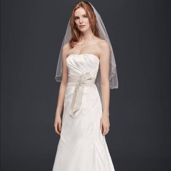 David’s bridal wedding dress - Picture 1 of 2
